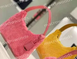 Luksusowa torebka 2000 Zimowa torba futrzana Shearling Kolorowa torba na ramię Torebka Różowy filc Hobo Projektanci Torby Lady Śliczne torebki Crossbody Tote Torebki damskie