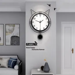 Duvar Saatleri Modern Tasarım Saat Yuvarlak Vintage Ahşap Oda Beyaz Sarkaç Horloge Murale Ev Dekorasyon