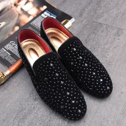 Sapatos masculinos comerciais sem cadarço cor sólida decoração com strass moda boate mocassim tamanho grande 38-46