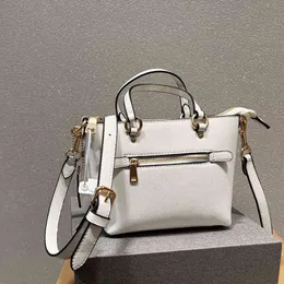 Totes designer axelväskor kvinnor handväska mode enkel shoppare tygväska eleganta damer arbete purses lyx hårdvara 220917 230821