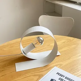 Masa lambaları İskandinav minimalist yaratıcılık Modern Roller Led Lamba Yatak Odası Çalışma Ev Dekoru Okuma Gece Masası Işık Başucu
