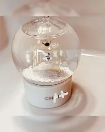 Dekorativa figurer Crystal Snow Globes Ball Glass Craft Home Coffee Shop Merry-Go-Round Christmas Birthday Wedding Valentine's Day