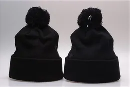 2023 Совершенно новые унисекс -шапочки Мужчина Женщины теплые зимние виды спорта популярные хип -хоп полный черный вязаный вязаный вязаный