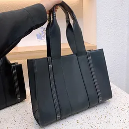 Designer Woody Tote Bag Womens Fashion Leather Handbags Woman Shopping Bag Luxurys Crossbody Totes Purse Black Brown Handle 2209241D