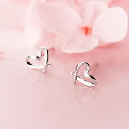 Studörhängen klassiska små design hjärtan enkel för kvinnor romantisk charm 925 sterling silver örat koreanska fina smycken damer gåva