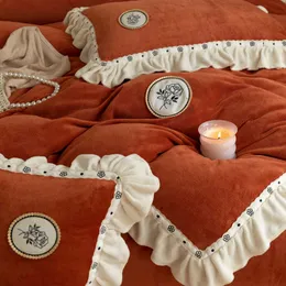 침구 세트 단색 우유 섬유 4 피스 세트 Winter Coral Fleece Ruffled Flannel Duvet Cover Princess Style Bed Sheets 220923