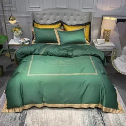 Set di biancheria da letto Fourpiece Bedding Longstaple Cotton Ricamato Double Household Lenzuolo Copripiumino Light Luxury Style Colore verde 220924