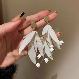 프랑스 로맨틱 한 달콤한 흰색 꽃잎은 귀여운 귀걸이 클래식 고급 패션 성격 꽃 귀걸이 여성 보석 선물
