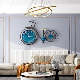 ساعات الحائط ملصقات MEISD شاهد معلقة على تصميم الدراجة الفنية على مدار الساعة غرفة نوم صامتة ديكور المنزل الأزرق دراجة هورلوج