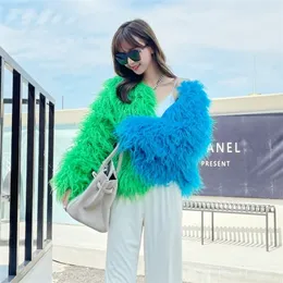 Kurtki damskie High Street Przyjazd Kobiety Połączone kolory Faux Fur Płaszcz Kobietowy długi rękaw One Puszysty Mongolia Futra Furry Furry Kurtka 220926