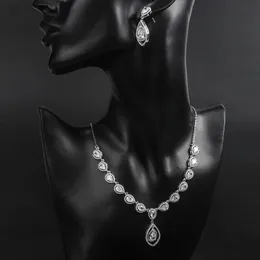 Luxe kristallen sieraden set voor vrouwen klassieke waterdruppel verzilverde ketting oorbellen banket feestaccessoires