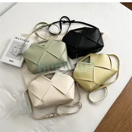 Bolsas de ombro de HBP 2022 Novas bolsas de mensagens de tendência para feminino, suporte para carteira de compras