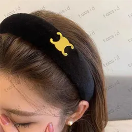 レディースデザイナーヘアウェアレディースヘアクラスプブランドクラシックゴールドバックルバンド冬の毛皮ヘアアクセサリーギフトのための豪華なヘッドバンド