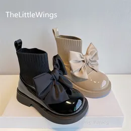 Stivali Scarpe per bambini moda in pelle verniciata fiocco ragazze in pelle autunno calzini per bambini stivali singoli 115 anni 220924