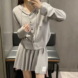 Felpe con cappuccio da donna Estate con cappuccio Sottile Protezione solare Abbigliamento da donna a maniche lunghe Maglia di seta ghiacciata Cardigan ampio Tb Corto Top Stile college