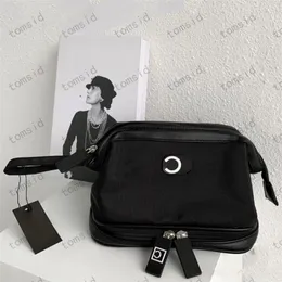 デザイナーメイクアップアクセサリー包装ファッションメイク収納ボックス女性のためのブランド文字プリントトラベルオーガナイザー高級化粧バッグ