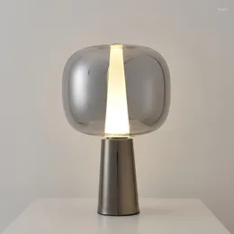 Lampade da tavolo Modern Glass Ball Gold Nordic Camera da letto semplice Decorazione da comodino Lampada da scrivania Decorazioni per la casa Lamparas a luce LED