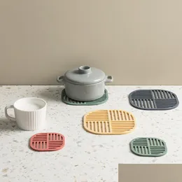 Mats kuddar Sile Hollow Insation Pot Mat Placemat Soft Oil-Proof icke-halk Anti-Scaling Cup Pad For Home Kitchen Drop Delivery 2021 GA DHRT7