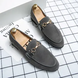 Classic Fashion Loafers Men Shoes Solid Color Faux Suede Round Toe Slip On Metal Buckle Business Casual Wedding Party Da c