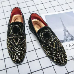 Skor män handgjorda loafers mode utsökta strass pu klassisk slip-on business casual bröllop nattklubb all-match 35