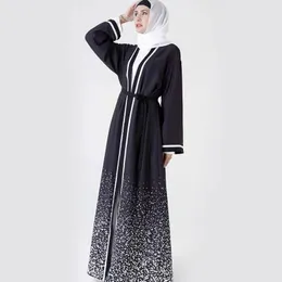 民族衣類2022イスラム教徒の段階的位置フラワー刺繍女性ファッション気質カーディガンローブヨーロッパ