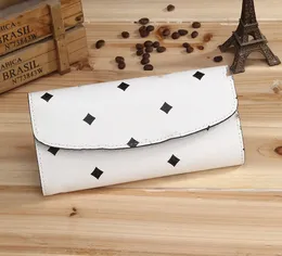 Wallet Fashion Designers Luxury Purse CLITH Märke Män plånböcker Klassiska Passportkort Holeriepås Box Pu Leather Women's Holders Pures Notecase ffgreaht