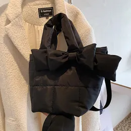 Abendtaschen Kleine gesteppte Nylon-Crossbody-Tasche für Damen 2022 Winterhandtaschen-Trends Handy-Schulterhandtaschen und Geldbörsen Bogen-Totes