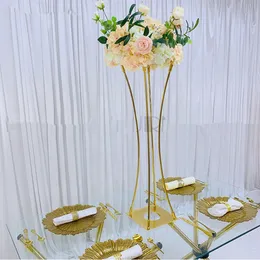 新しいスタイルの結婚式の装飾センターピーステーブルセンターピースイベント用のゴールドメタルフラワースタンド