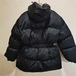 Cappotti per abbigliamento per esterni forti da donna designer inverno cappotto da donna maniche lunghe a maniche lunghe street style addensato femminile da donna calda