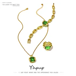 Bangle Designer Yhpup Set di gioielli in acciaio inossidabile dorato Collana Anello Bracciale Fashion Catena pendente in cristallo di vetro verde 18 k placcato impermeabile