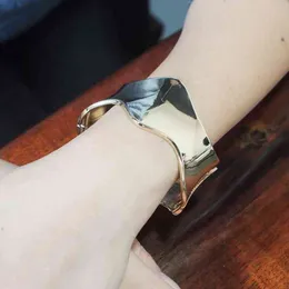 Armbandsdesigner Manilai Geometriska metallarmband S för kvinnor oregelbundna legeringsuttalande Manschett Bangle Trend smycken 2022 Ny