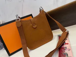 Klassisk kvinnlig messengerväska med högkvalitativ silkescarf modeväskor Cross Body Luxury Designer Purses läder hobo handväska crossbody satchel kvinna plånbok