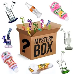 AUF LAGER Mystery Box Surprise Blined Box Multi Styles Wasserpfeifen Bangers Wasserglasbong Rauchzubehör Perc Perkolatorpfeifen Bohrinsel Dab Rigs