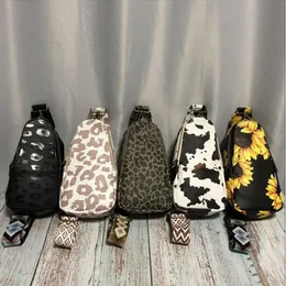 Leopard Vegan Leather Day Packs Cheetah Sling Bag PU Väskor med broderi gitarr axelrem utomhus kvinnor handväska på-gå hands gratis resväska domil2010