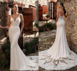 Spaghetti Straps Mermaid Wedding Dresses With Court Train Lace Appliqued Elegant Satin Simple Bridal Gowns Sexy Open Back Boho Garden Modern Robes de Mariee CL1003