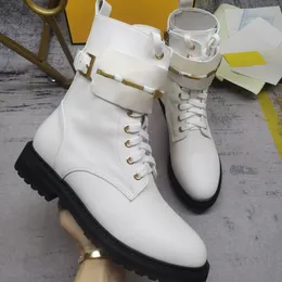 Новейшие топ снежные ботинки Martin Desert Boot Женщины кожаная лауреат платформа белая пчела Star Trail Trail Trace-Up Ant Boot