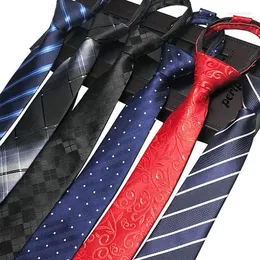 Bow bağları Erkekler kravat fermuar sıska kravat 6cm 5cm Strip Business Beyefendi tembel polyester kaliteli çiçek ekose ok aksesuar 2pcs