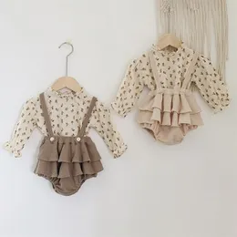 Set di abbigliamento 2 pezzi Set di vestiti vintage per bambina Set di vestiti estivi per ragazze in cotone Camicetta floreale Camicia Pagliaccetto Abiti per bambina nati primaverili 220830