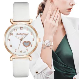 Bilek saatleri lüks moda kadınlar elmaslarla sevgiyi izler tasarım beyaz bayanlar 2022 marka kadın kuvars elbise saati hediyeler