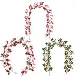 Dekorativa blommor jul konstgjorda vinrankor l￤mnar v￤xt r￶d frukt kottar l￥nga rotting blomma arrangemang heminredning f￶r v￤gg xmas tr￤d