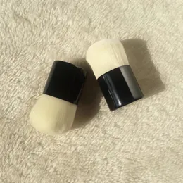 プロのメイクアップブラシを構成するKabuki Brush Foundation Blush Powder Brush Pincel Pinceaux Brochas