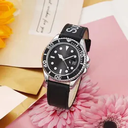 Yeni ünlü tasarımcı moda erkek/kadın marka izle gündelik deri kayış elbisesi lüks kuvars izle kare relojes de marca bilek