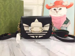 Designer kvällspåsar handväska handväska tvärkropp lyxvaror handväska shopping bulk mor-baby mode 20-14-5 cm