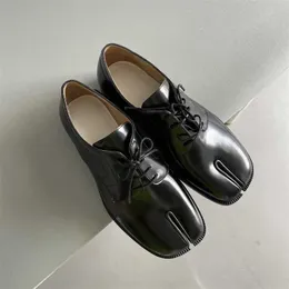 Margiela Majira shoes Mm6 men women shoes silver split toe 22 autumn new single flat tabi shiny leather casual lace up small