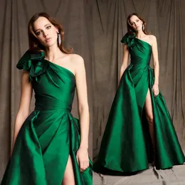 Elegant Emerald Green Prom Party Dresses 2023 One Shoulder Front Split Evening Gowns Overkirt Pleated Satin Special OCN Formal Wear