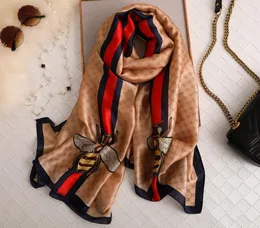 2021 Últimos damas damas lenços de seda imitados moda feminina cetim Silks Shawls estolas nomes de marcas lenço 180x90cm2740657