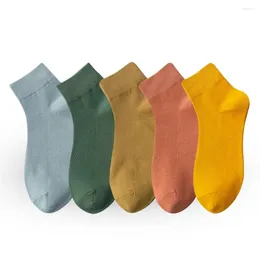 Herrar strumpor 10 par mode bomull för män hög kvalitet företag casual klänning sommar tunt andningsnät sox