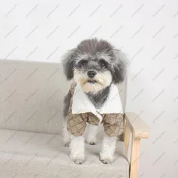 Designer Roupos de cachorro Inverno Warm Sweater Pet Brand Dog Apparel Casacos do tempo Puppy G Round Clothing Lambswool Surters Sumsum