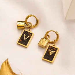 Luxuriöse Design-Charm-Ohrringe, Liebesschloss-Buchstaben-Ohrring, bezaubernde Designer-Ohrringe, exquisite Premium-18-Karat-vergoldete Mode-Klassiker-Schmuckaccessoires