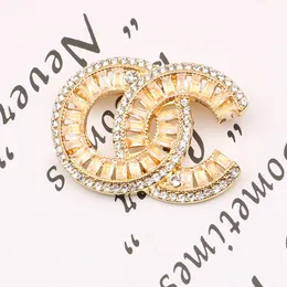 New fashion brooch full of diamonds Personality elegant and versatile temperament pin sweater accessories paety red gold Pearl Diamond sliver yellow Brass lapel